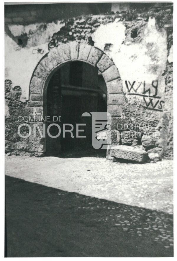 arco di ingresso al cortile