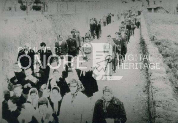 Onore – Processione