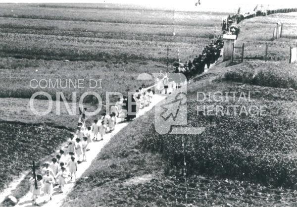Funerale militare Via Donizetti, bambini dell’asilo