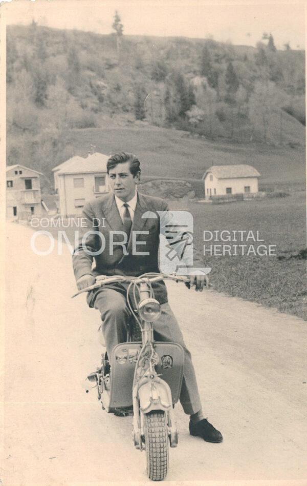 Via Sant’Antonio – una delle prime moto