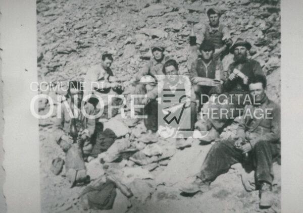 Per destra primo piano Francesco Schiavi fratello di Modesto