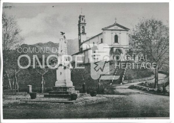 Vista sulla chiesa di Onore e monumento