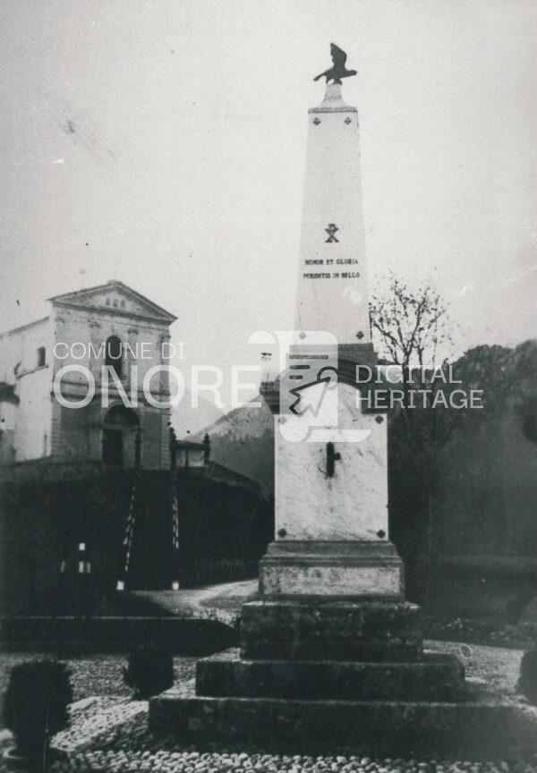 Onore, monumento