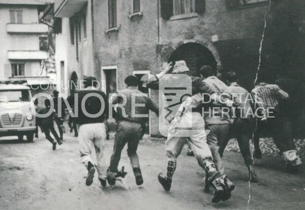 Piazza pozzo, giochi