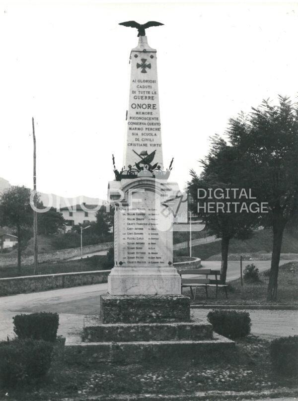 Onore, monumento ai caduti di tutte le guerre