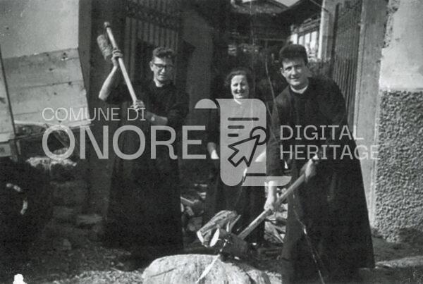 Onore, Via Donizetti, padre Giulio e padre Gregorio